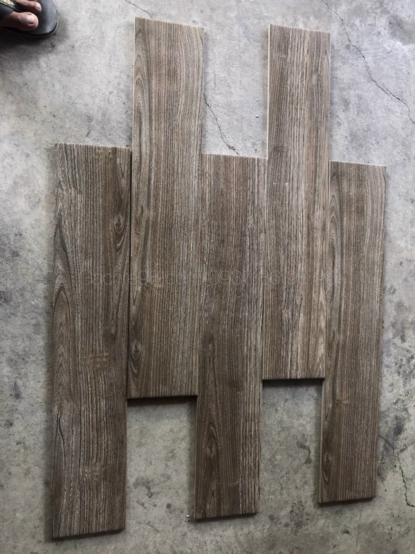 Gạch gỗ 15x80 trung quốc