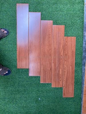 Gạch gỗ trung quốc 15x80 màu đỏ